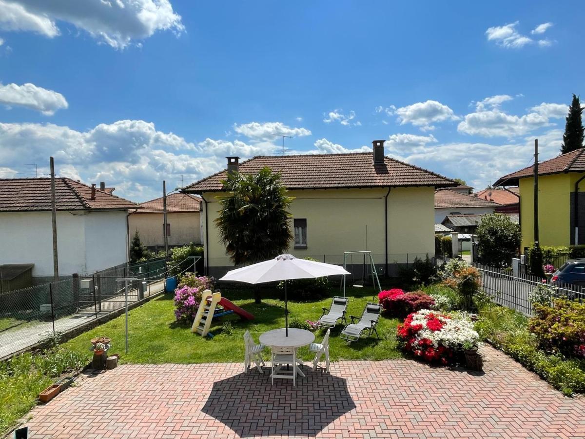 Grandma's garden house Villa Angera Exteriör bild